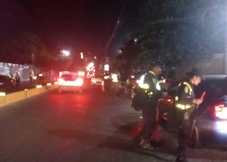 Capturan a 15 personas en estado de ebriedad, en Santa Ana