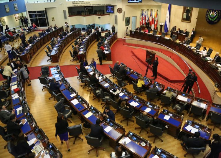 ARENA, PCN Y PDC votan a favor de respaldar a Guaidó como presidente interino de Venezuela