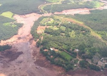 Colapsa un dique minero en Brasil y se reportan al menos 200 personas desaparecidas