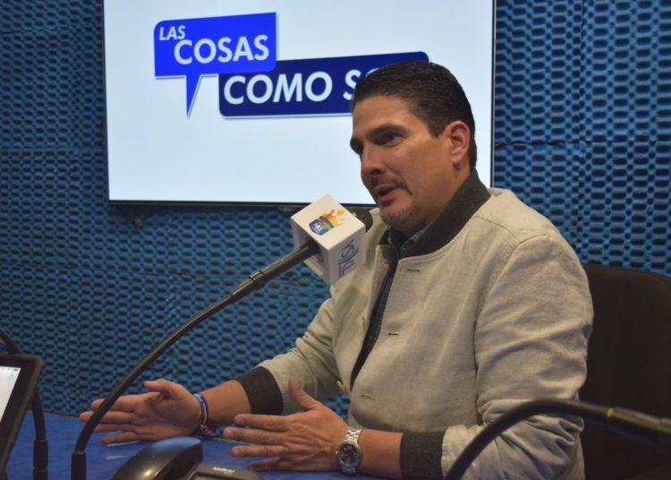 Roberto d’Aubuisson: “Bukele debería poner en vez de una golondrina una gallina en la bandera”