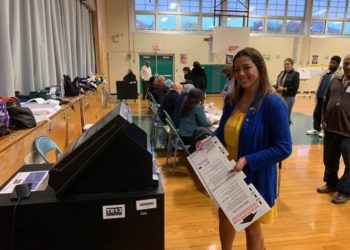 La primera salvadoreña en el senado estatal de Nueva York ya fue juramentada