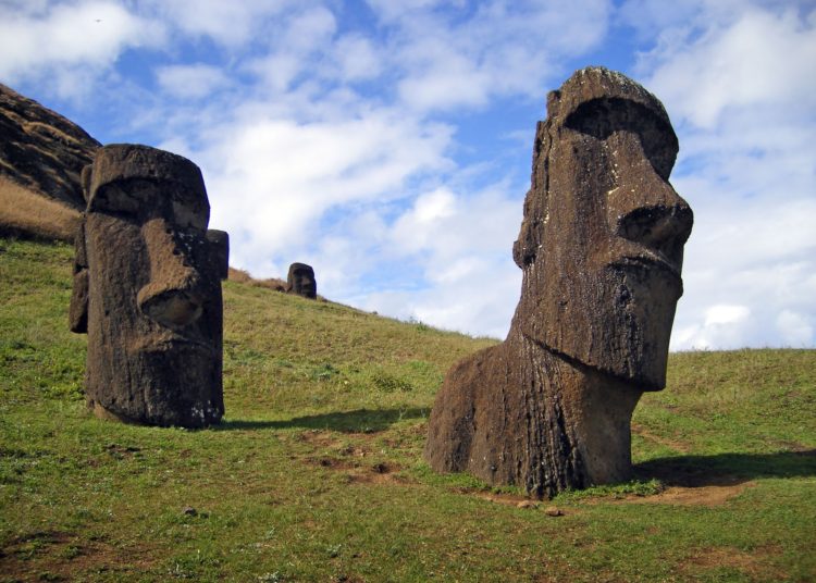 Revelan el misterio de la ubicación de los moáis
