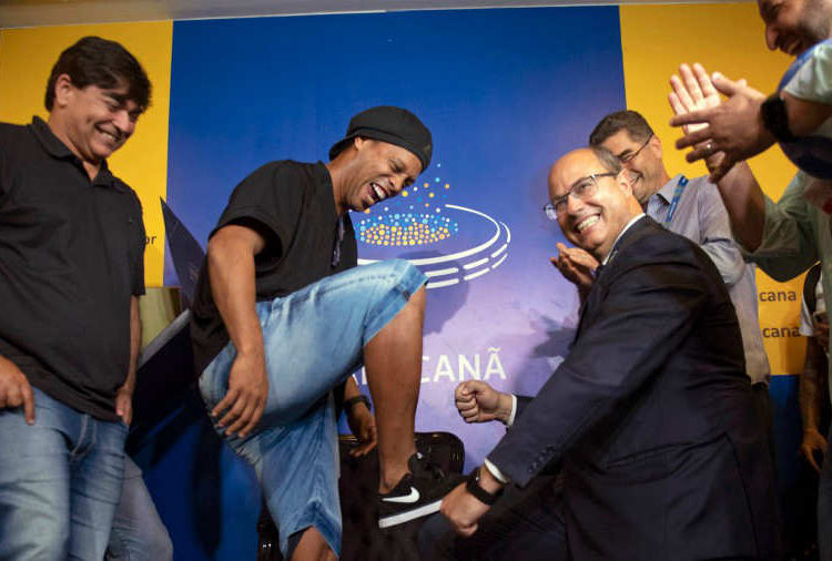 Este es el homenaje que recibió Ronaldinho en el Maracaná