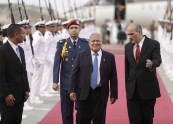 Sánchez Cerén arriba a Venezuela a toma de posesión de Nicolás Maduro