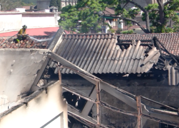 Locales destruidos y pérdidas millonarias deja incendio en Antigua Guatemala