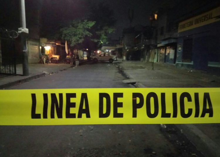 Capturan a sujeto que mantenía privados de libertad a su pareja e hijos y a quienes amenazaba con corvo