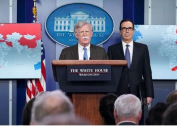 EE.UU. anunció el bloqueo de $7.000 millones de la petrolera venezolana PDVSA y pasa las cuentas a Guaidó