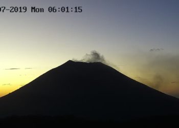 Sigue actividad sísmica del volcán Chaparrastique
