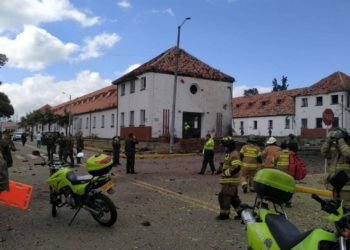 La explosión de un coche bomba en la escuela de la policía de Bogotá deja al menos ocho muertos