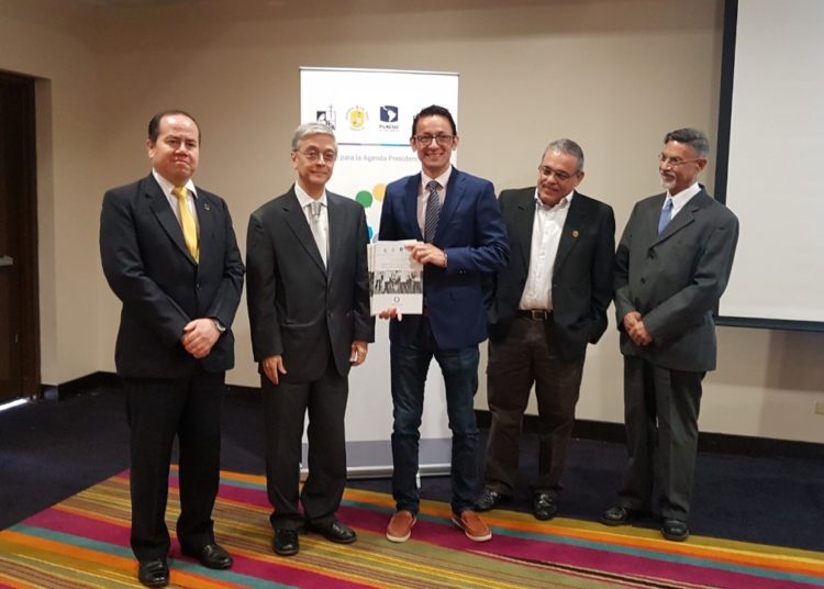 Ocampo recibe propuestas en materia de seguridad y desarrollo económico