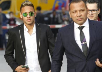 El padre de Neymar se cansó de las críticas hacia su hijo y estalló en las redes sociales