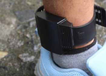 Buscan implementar brazaletes electrónicos para controlar que agresor no se acerque a víctima de violencia