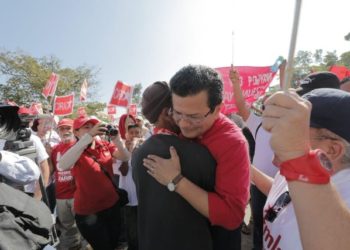 Más organizaciones del movimiento social respaldan fórmula presidencial del FMLN