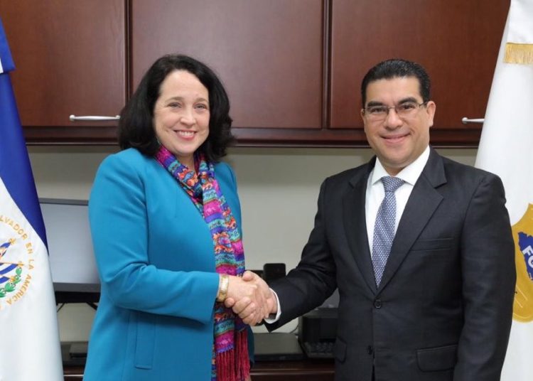 Jean Manes tiende la mano a fiscal Melara para continuar en la lucha contra la corrupción