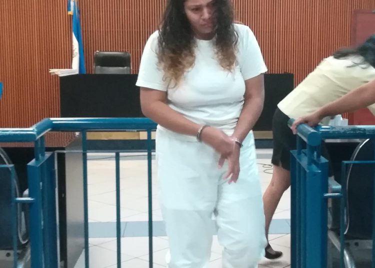 10 años de cárcel a mujer que mató a recién nacida y la escondió en un closet