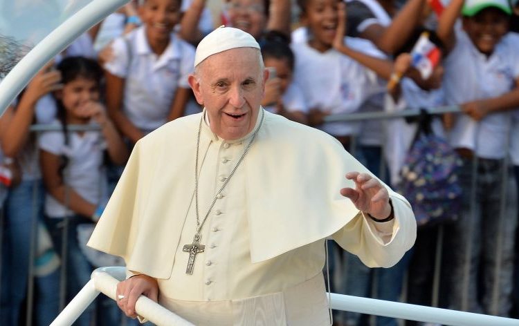 El papa Francisco y un peregrino muy especial conmueven a Panamá