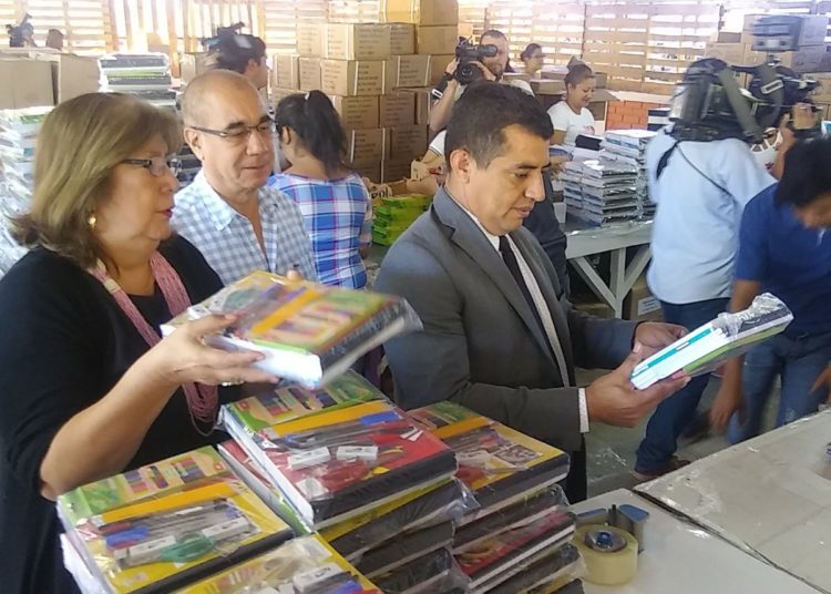 MINED confirma que el 70% de paquetes escolares ya están en centros educativos