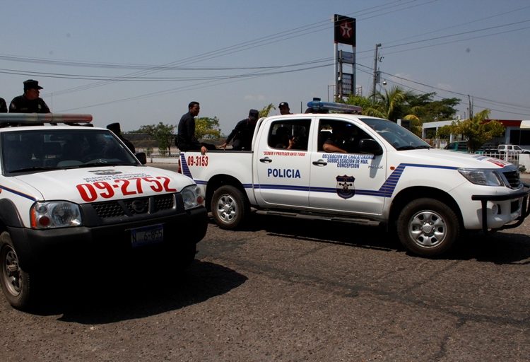 Policías de Ahuachapán sin carné de autorización para portar arma, deberán dejarla antes de salir con licencia