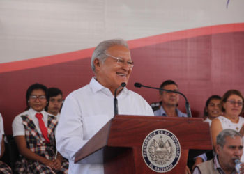 Presidente Sánchez Cerén envió saludo desde Panamá a militancia del FMLN