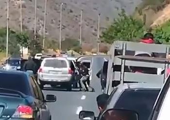 (VIDEO) Momento exacto de la captura del presidente de la Asamblea Nacional de Venezuela, Juan Guaidó