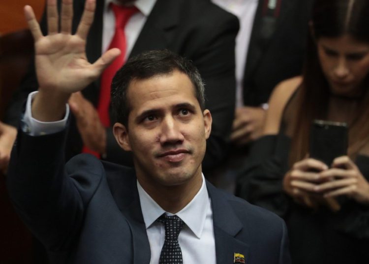 Juan Guaidó, el nuevo presidente del Parlamento venezolano que desafía a Nicolás Maduro