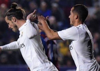 Bale rompe con el vestuario