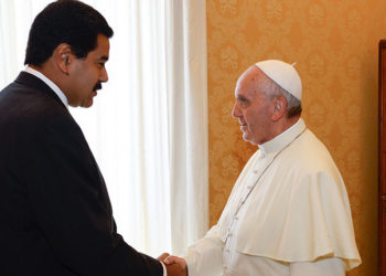 Maduro envía una carta al papa Francisco para que ayude a facilitar el diálogo en Venezuela