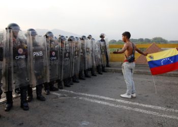 Fotos de un día que quedará en la historia: el drama de la frontera de Venezuela – Colombia por la ayuda humanitaria