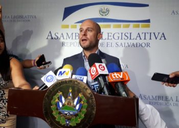 Dictamen favorable para Comisión de Antejuicio para Magistrado Escalante