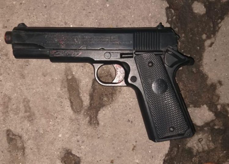 Captura a dos pandilleros que robaban con una pistola de juguete