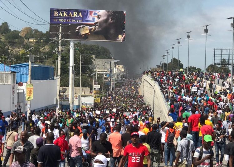 Protestas contra la inflación y la corrupción cobran la vida de dos personas en Haití