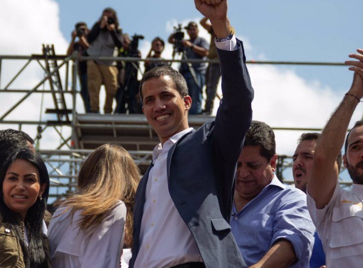 Juan Guaidó felicita a Nayib Bukele por su inminente victoria
