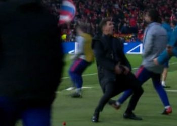 (VIDEO) La explicación de Diego Simeone por su gesto obsceno que despertó una ola de memes