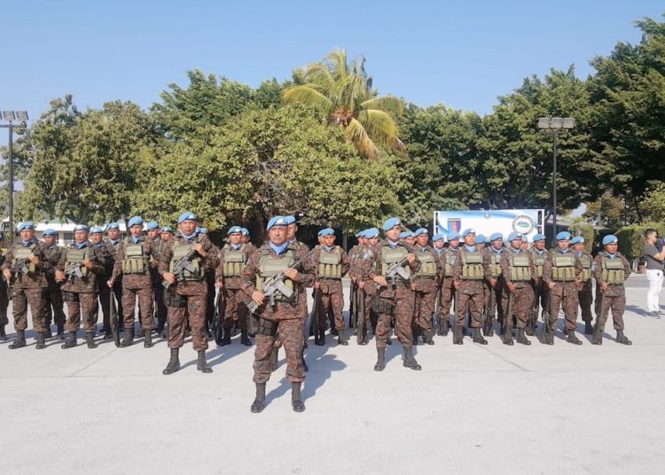 Envían 52 soldados salvadoreños a Líbano para contribuir al mantenimiento de la paz