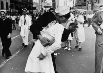 Muere el marinero de la icónica foto del beso en Nueva York