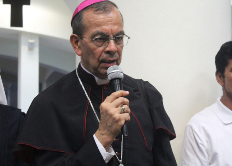 Cardenal Rosa Chávez pide a Bukele atacar violencia desde la raíz