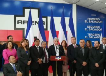 Interiano: «Bukele presentó la pieza que busca reorientar préstamo para esconder el juicio por calumnia»