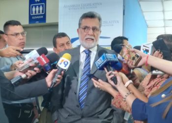 (VIDEO) Schafik Hándal pide a Pereira ser prudente al referirse a compañeros del partido