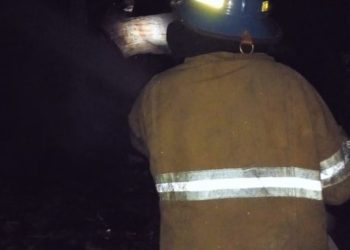 Hombre de 93 años muere calcinado al incendiarse su vivienda en Santa Elena