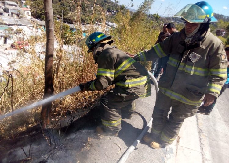 Bomberos reportan 17 incendios forestales en la últimas horas