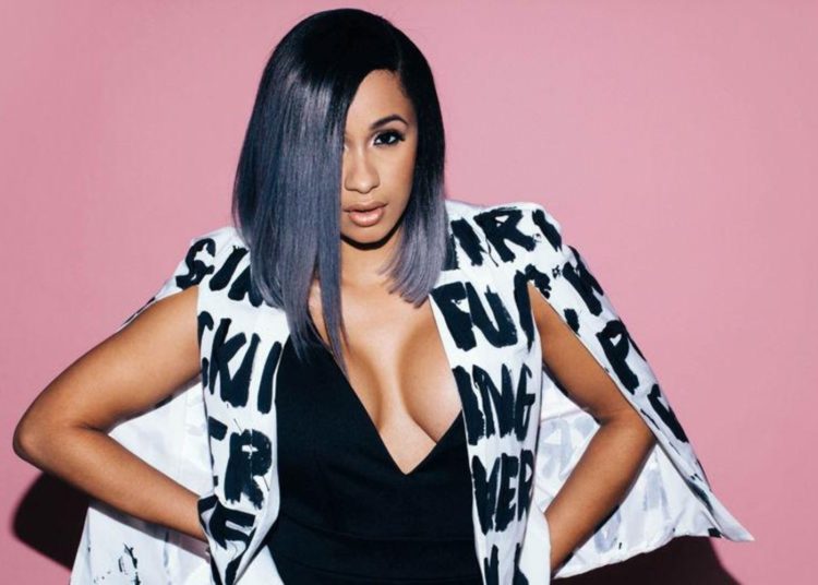 Cardi B arremete contra sus críticos en Instagram y luego elimina su cuenta