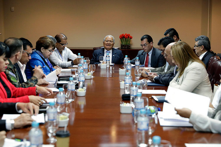 Consejo de ministros reforma Ley de Presupuestos para entregar $400 a agentes de la PNC, soldados y custodios