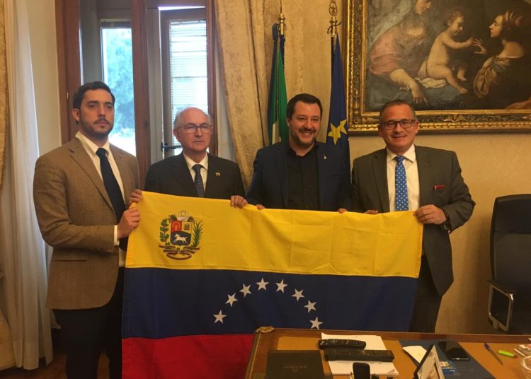 El Vaticano recibió a una delegación de Juan Guaidó y reiteró la necesidad de hallar una solución «justa y pacífica» en Venezuela
