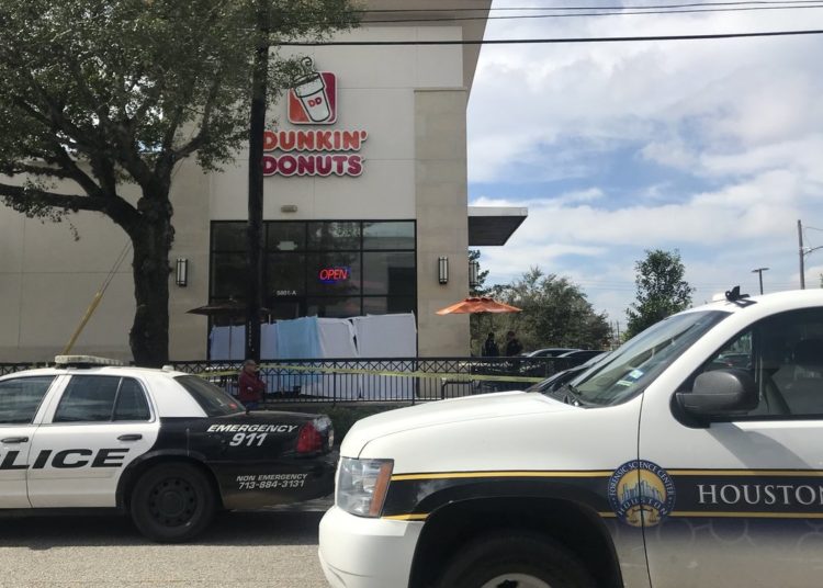 Un hombre mata a su novia y después se suicida en un local de Dunkin Donuts en EE.UU.