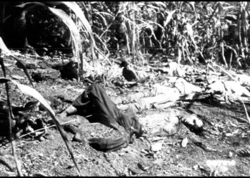 En cantón El Mozote localizan restos de una familia asesinada por el batallón Atlacatl