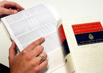 La peculiar respuesta de la RAE a la pregunta: «¿Te invito a mi casa a ver Netflix se escribe con G o con J?»