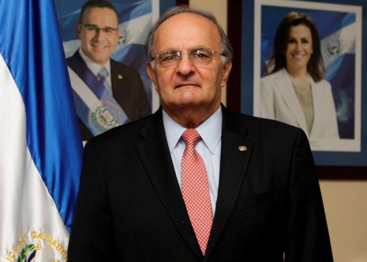 Asamblea declara, post mortem, «Hijo Meritísimo de El Salvador» a Hato Hasbún