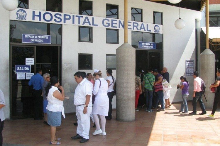 Amplían cobertura hasta 18 años a hijos de cotizantes, pese a que ISSS dice no tiene capacidad