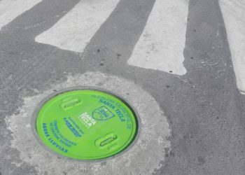 Alcaldía de Santa Tecla coloca tapaderas de tragantes sin hierro para evitar vandalismo