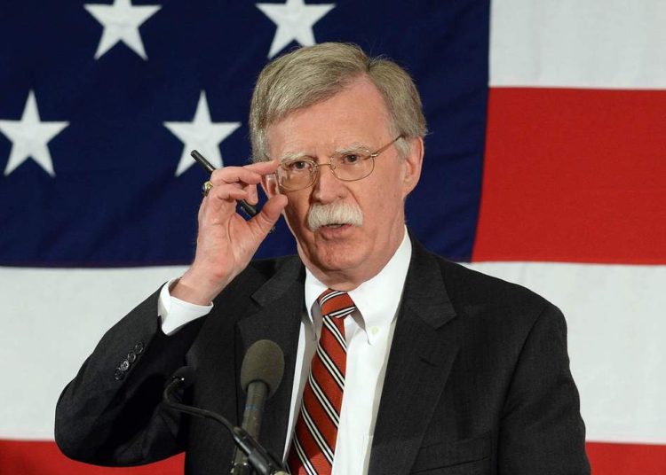 John Bolton habla por teléfono con Bukele y lo felicita por su «histórica victoria»